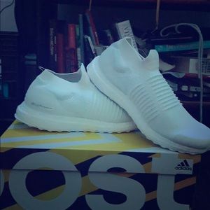 Ultra boost laceless white